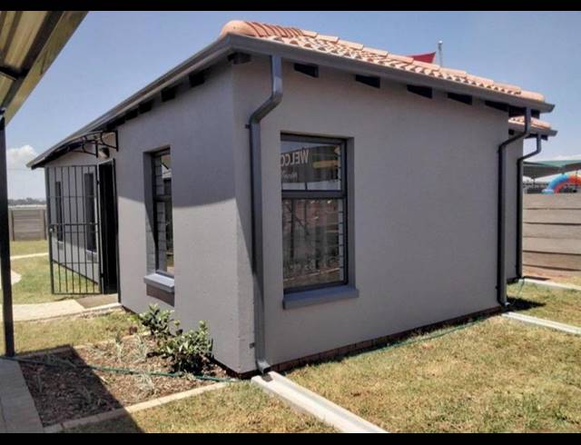3 BEDROOM HOUSE FOR SALE IN PROTEA GLEN
